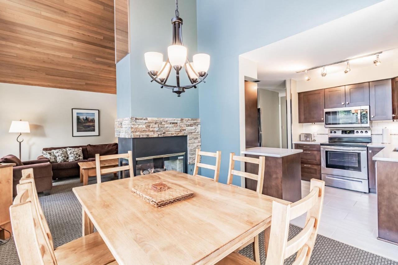 וויסטלר Snowbird Townhouses By Elevate Vacations מראה חיצוני תמונה