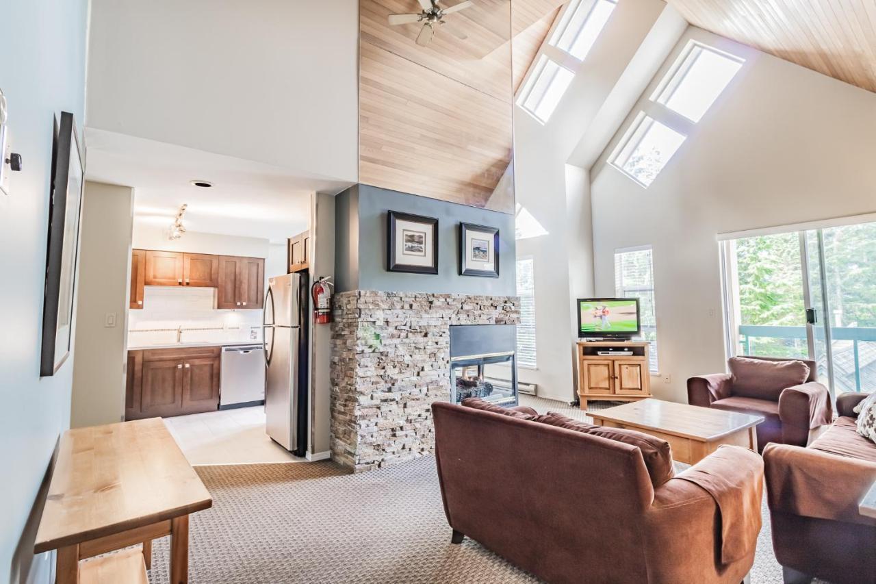 וויסטלר Snowbird Townhouses By Elevate Vacations מראה חיצוני תמונה